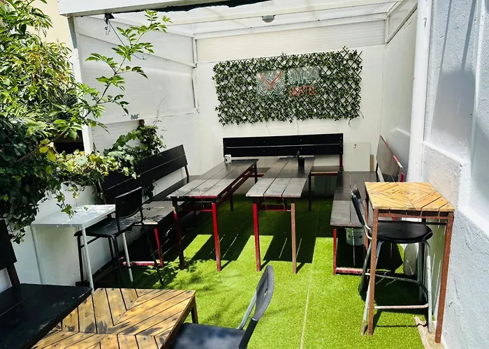 Owls Hostel Ribeiro Porto